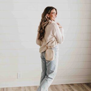 🆕 Cream Crossbody Handbag